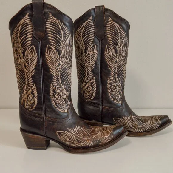 Circle G Feather Embroidered Snip Toe Western Boots - Picture 7 of 11